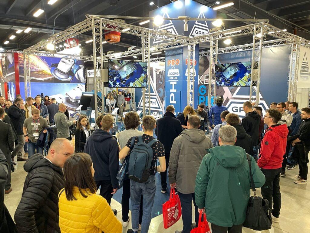 Zainteresowanie produktami GPPH na targach jest zawsze tak duże, że odwiedzający blokują przejścia wokół stoiska