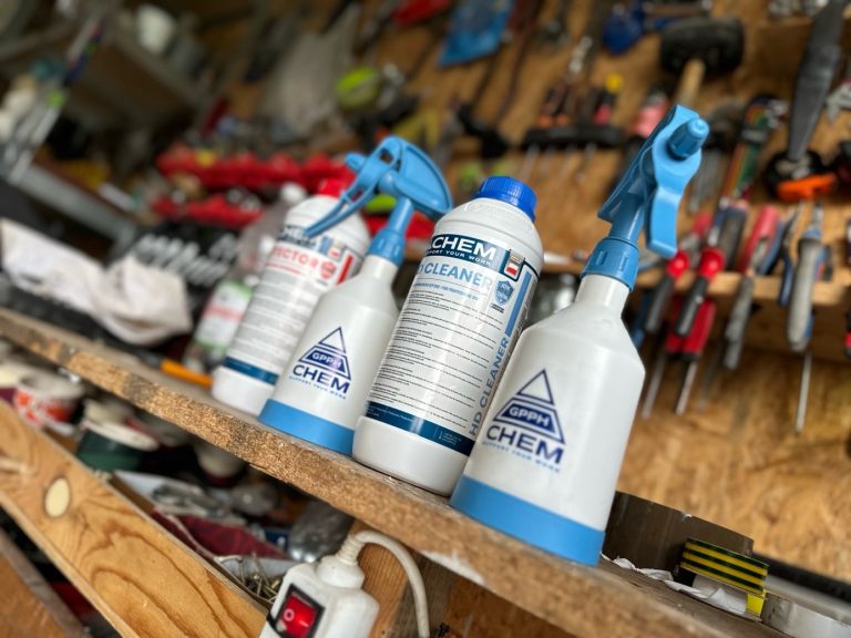 Preparaty do czyszczenia i konserwacji stołów spawalniczych GPPH CHEM – Protector i HD Cleaner 